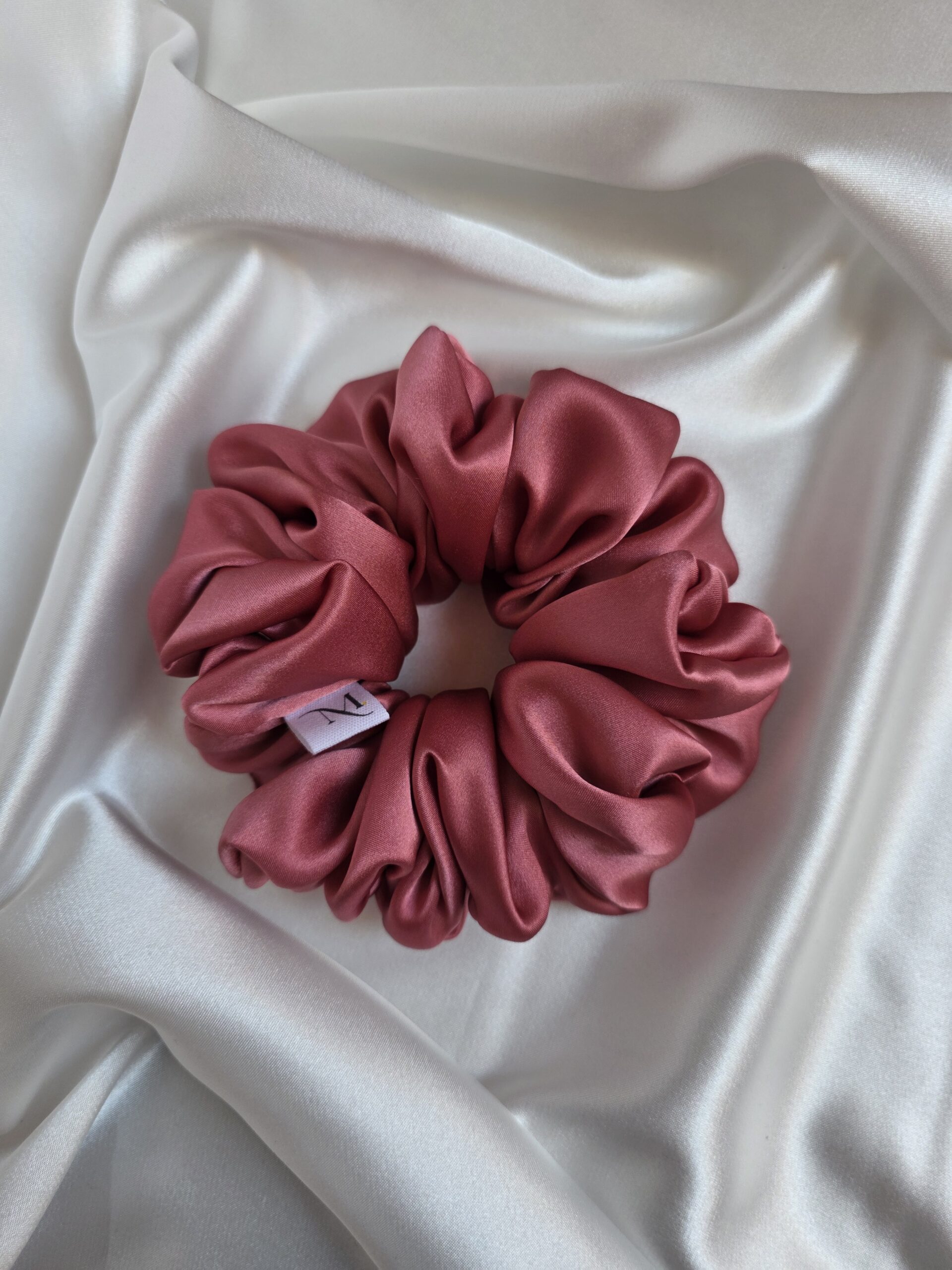 20260227 122123 Jedwabna scrunchie Dirty Pink standard