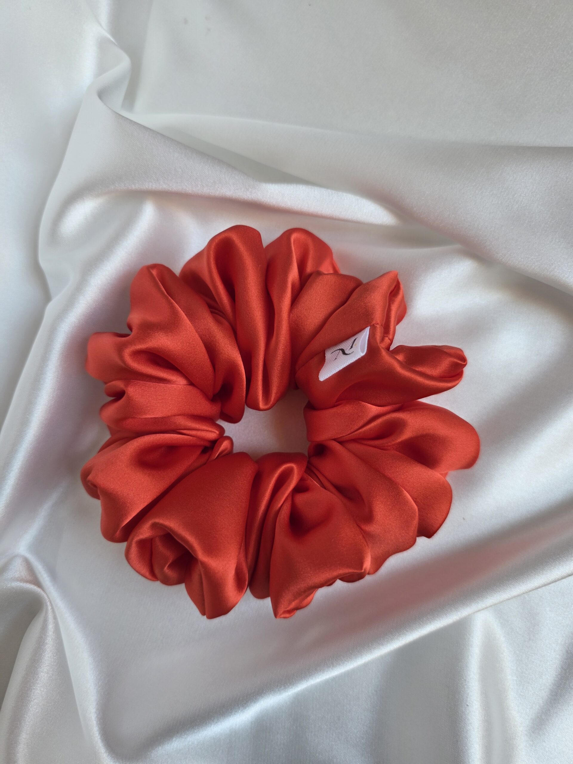 20260227 123517 (1) jedwabna scrunchie red standard