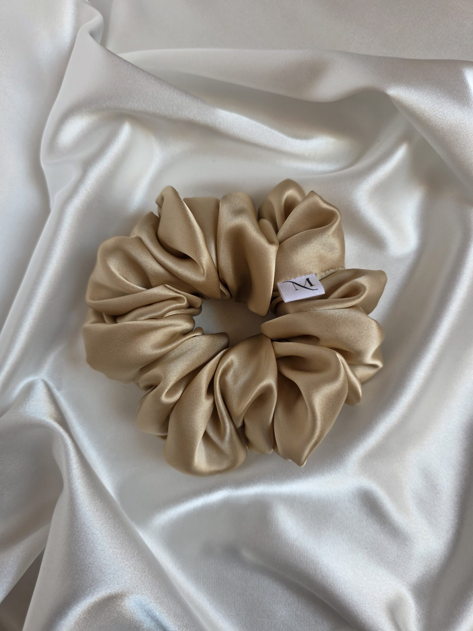 20260227 122240 Jedwabna scrunchie Nude M